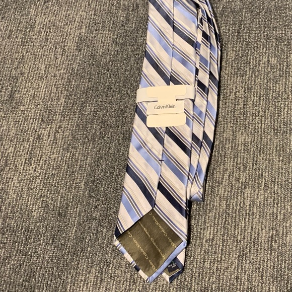 Men’s Blue Striped Calvin Klein Tie (XL - Extra Long) - Picture 2 of 2